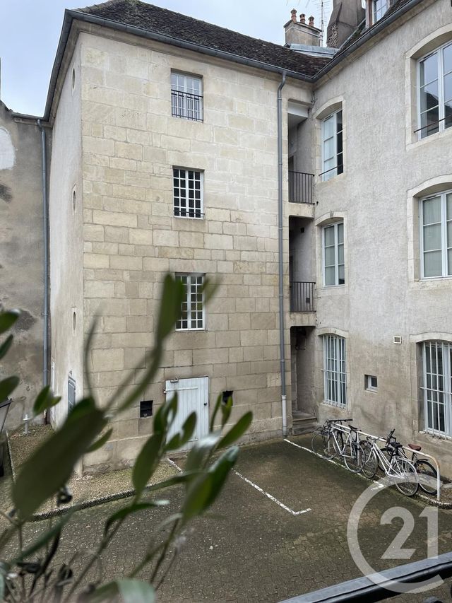 Appartement à louer - 3 pièces - 73.1 m2 - DOLE - 39 - FRANCHE-COMTE - Century 21 Cabinet Faivre